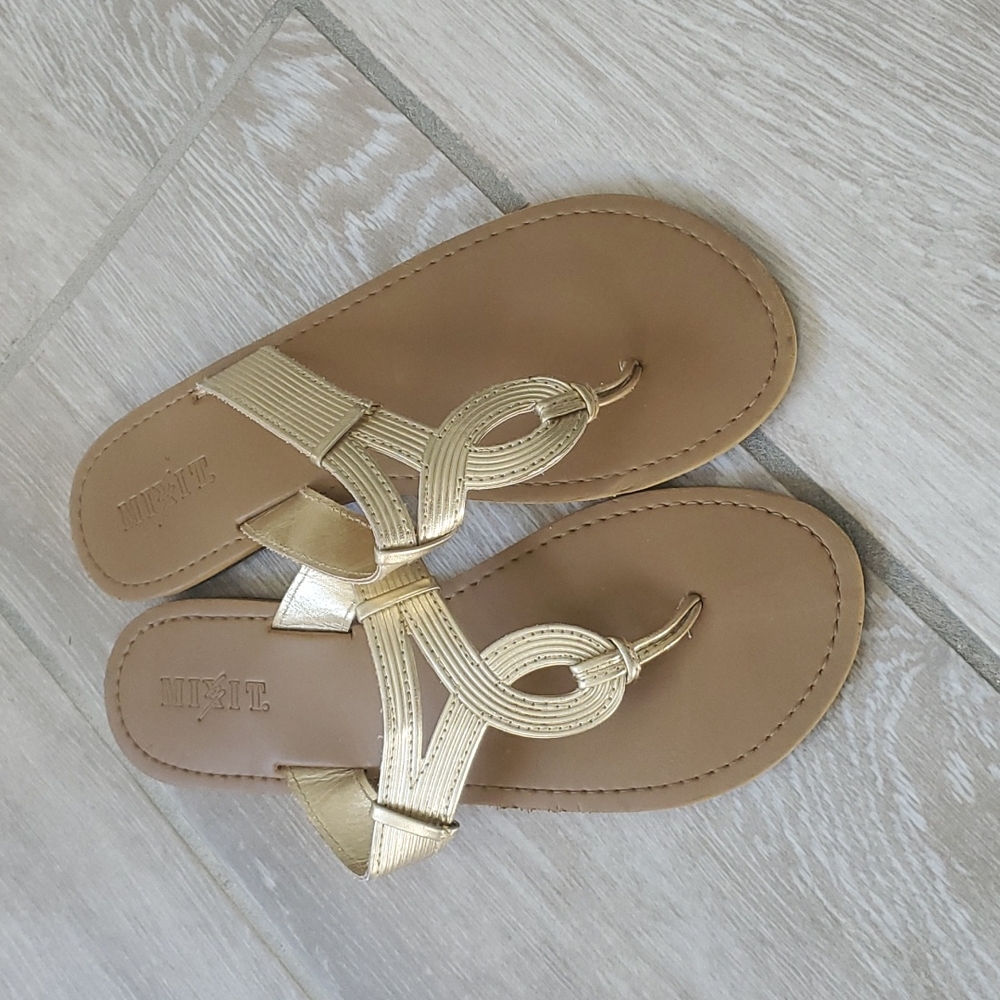 Mix It Bar Flip Flop Sandals